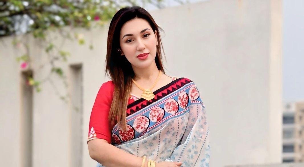 চিত্রনায়িকা অপু বিশ্বাস