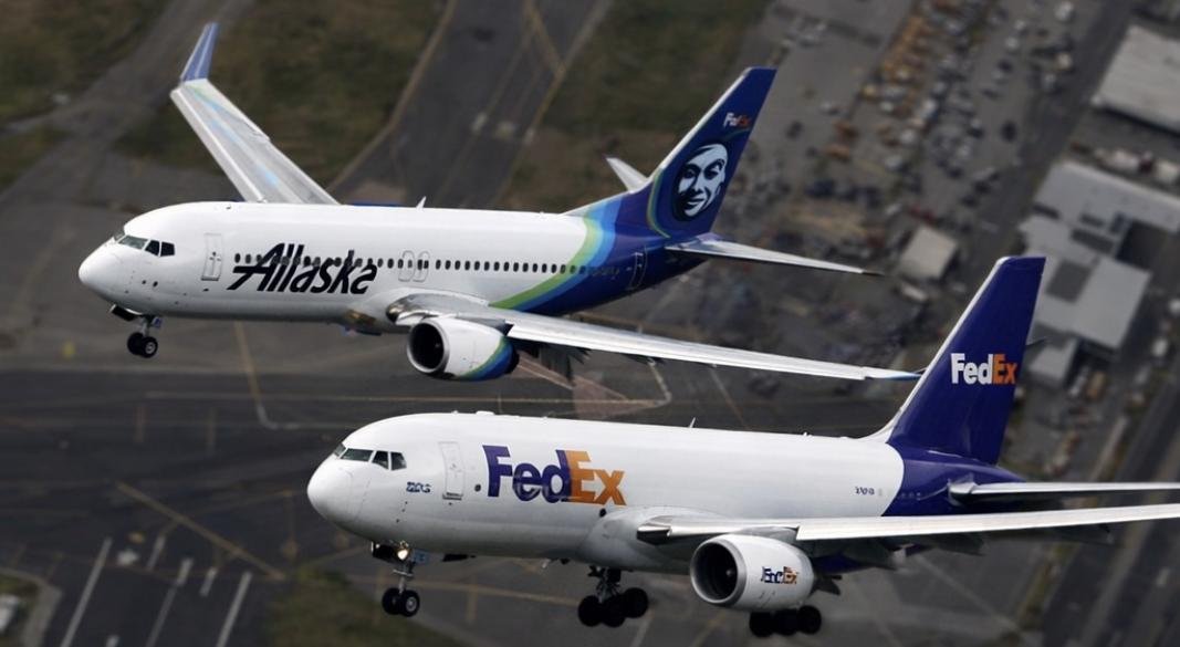 নিউয়ার্ক বিমানবন্দরে অল্পের জন্য রক্ষা পেল দুই বিমান, শান্ত কণ্ঠে দুর্ঘটনা ঠেকালেন নারী