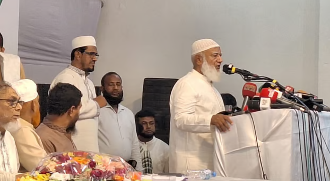 মহান স্বাধীনতা দিবস উপলক্ষে জামায়াতে ইসলামীর ঢাকা মহানগর দক্ষিণ শাখার আলোচনা সভায় বক্তব্য দেন দলের আমির শফিকুর রহমান। জাতীয় প্রেসক্লাব, ঢাকা। ২৫ মার্চ। ছবি: সংগৃহীত