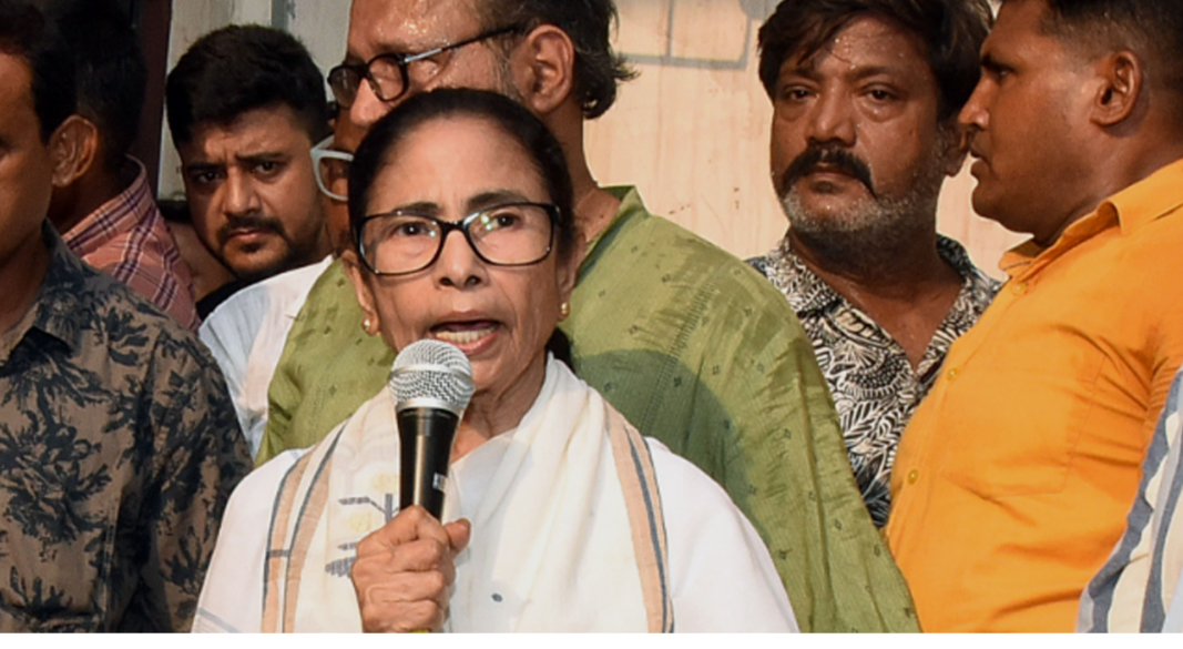 মমতার বাসভবনে সিআইডি তল্লাশি