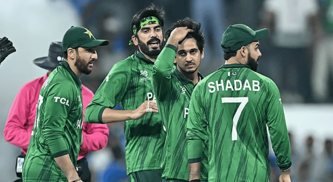 বিশ্বকাপে খারাপ খেলায় পাকিস্তানের খেলোয়াড়দের জরিমানা