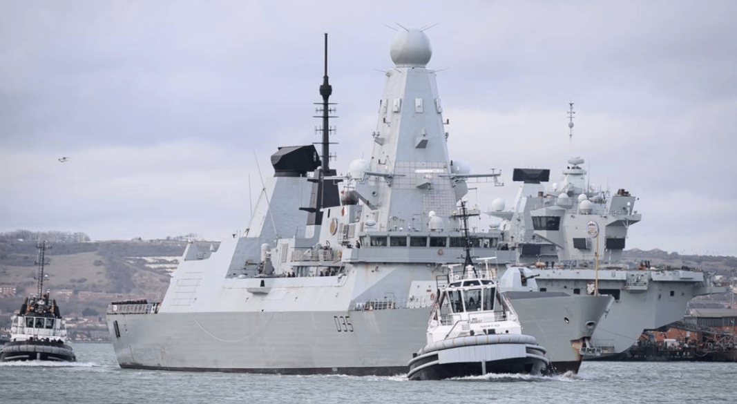 ব্রিটিশ নৌবাহিনীর যুদ্ধজাহাজ 'ড্রাগন'