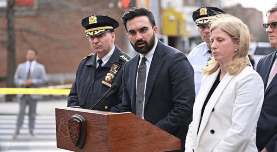 ব্রুকলিনে ৭ মাসের শিশুকে গুলি করে হত্যা নিউ ইয়র্কে অপরাধীর বদলে বন্দুককে দায়ী করায় সমালোচনার মুখে মামদানি