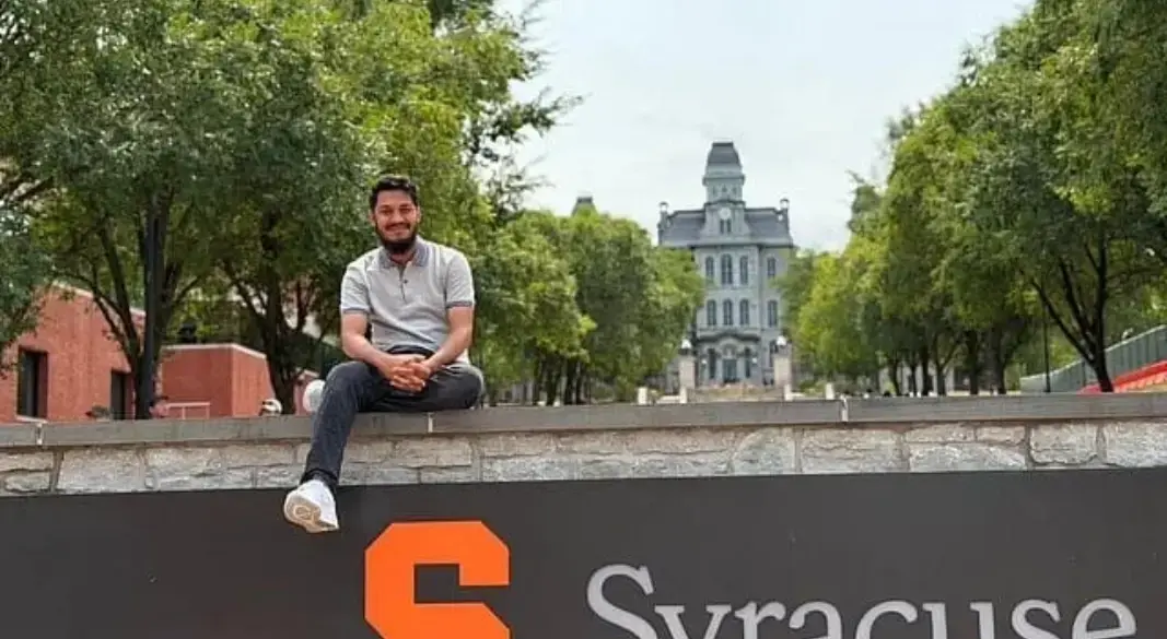 ট্টগ্রাম বিশ্ববিদ্যালয়ের সাবেক শিক্ষার্থী এস এম আশফাকুর রহমান