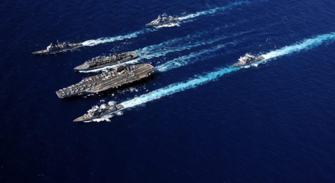 ইউএসএস আব্রাহাম লিংকন (বিমানবাহী রণতরী) ক্যারিয়ার স্ট্রাইক গ্রুপ। ফাইল ছবি