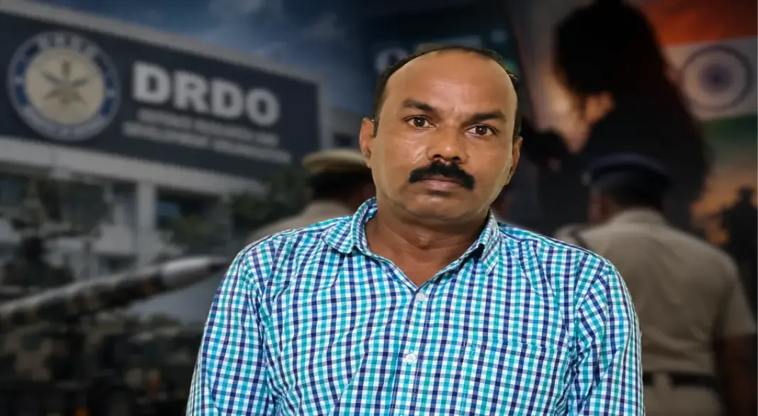 প্রতিরক্ষাসংক্রান্ত সংবেদনশীল তথ্য পাচারের অভিযোগে ভারতের সাবেক সেনা কর্মকর্তা বাবুকে গ্রেপ্তার করেছে পুলিশ। ছবি: সংগৃহীত