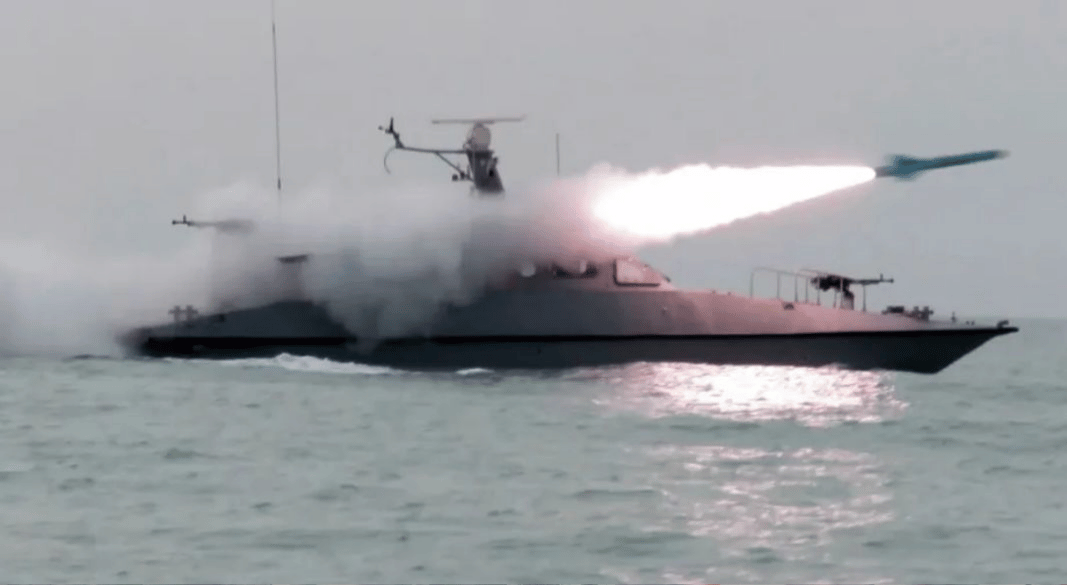 হরমুজে নতুন ক্ষেপণাস্ত্র প্রতিরক্ষার সফল পরীক্ষা, যুক্তরাষ্ট্রকে শক্তি প্রদর্শন ইরানের