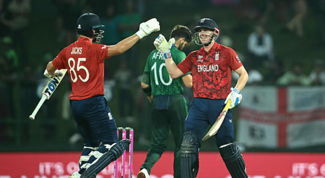 সেঞ্চুরির উদ্‌যাপন। এএফপি