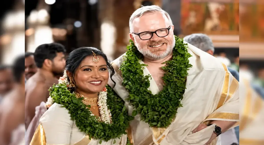 স্কটিশ পার্লামেন্টের সদস্য মার্টিন ডে কেরালার বিখ্যাত গুরুয়ায়ুর মন্দিরে বিয়ে করেছেন। ছবি: সংগৃহীত