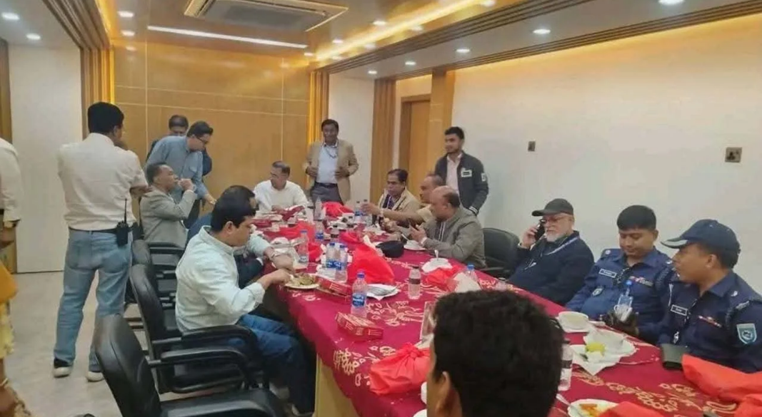 নীলফামারীতে পুলিশ কর্মকর্তাদের মধ্যাহ্নভোজ করালেন বিএনপি প্রার্থী