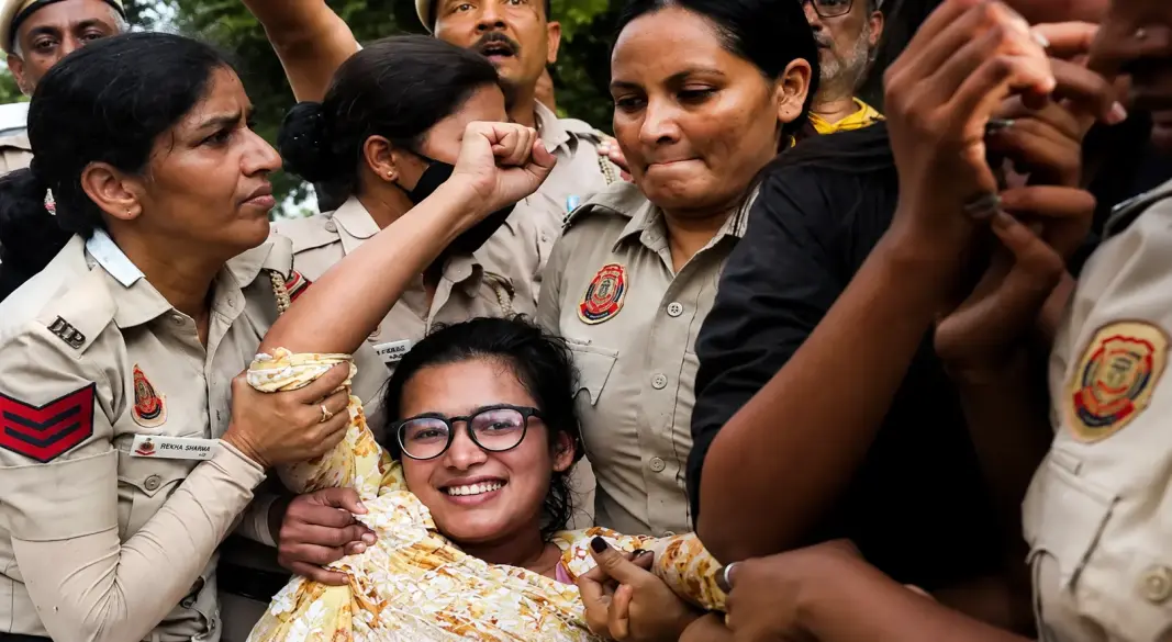 বাংলাদেশের শিক্ষার্থীদের সংগ্রাম থেকে অনুপ্রেরণা পেয়েছেন নেহা বোরা