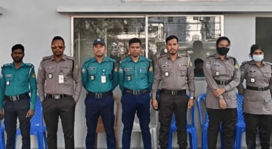 অধিকাংশ পুলিশ সদস্যের মত পুরোনো পোশাকের পক্ষে। ছবি: সংগৃহীত