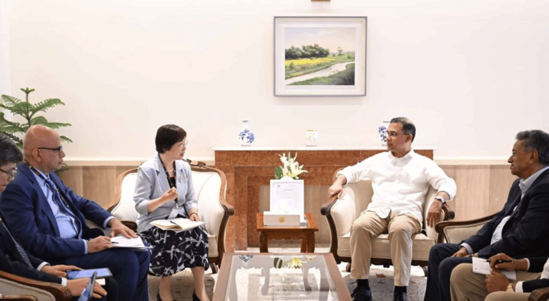 প্রধানমন্ত্রীর সঙ্গে এআইআইবি প্রতিনিধিদলের বৈঠক