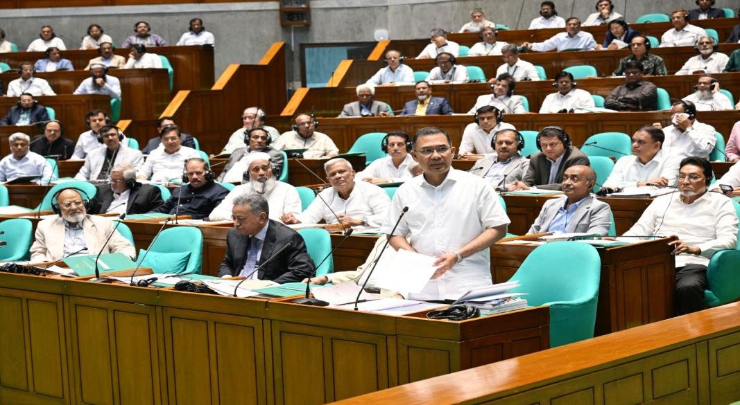 আজ সোমবার জাতীয় সংসদে এবারের প্রস্তাবিত বাজেটের ওপর আলোচনায় অংশ নেন প্রধানমন্ত্রী তারেক রহমান। ছবি: পিএমও