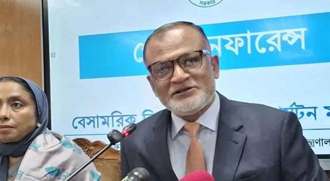অন্তর্বর্তী সরকারের বাণিজ্য এবং বেসামরিক বিমান পরিবহন ও পর্যটন বিষয়ক উপদেষ্টা শেখ বশিরউদ্দীন। ফাইল ছবি
