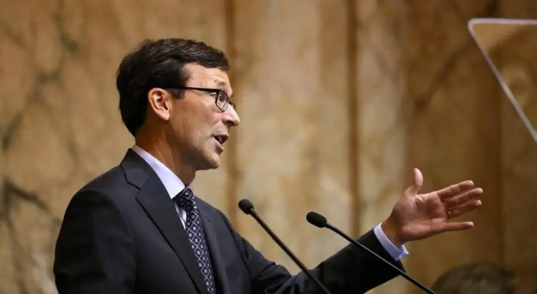 Gov. Bob Ferguson ছবি: সংগৃহীত