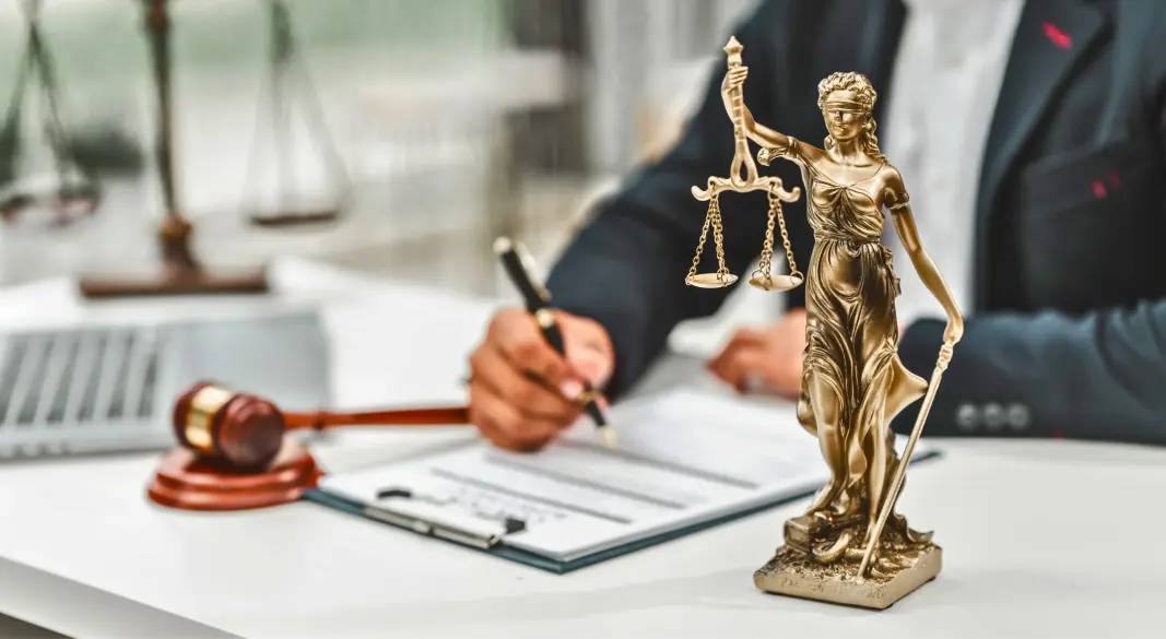 law-concept-with-statue-of-justice-and-attorney