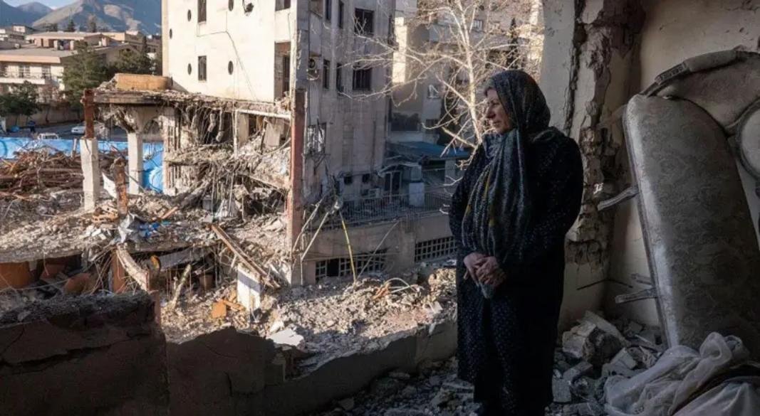 তেহরানের বাসিন্দা নার্গেস নামের এই নারীর বাসভবনে হামলা হয় ২১শে মার্চ। ছবি: সংগৃহীত