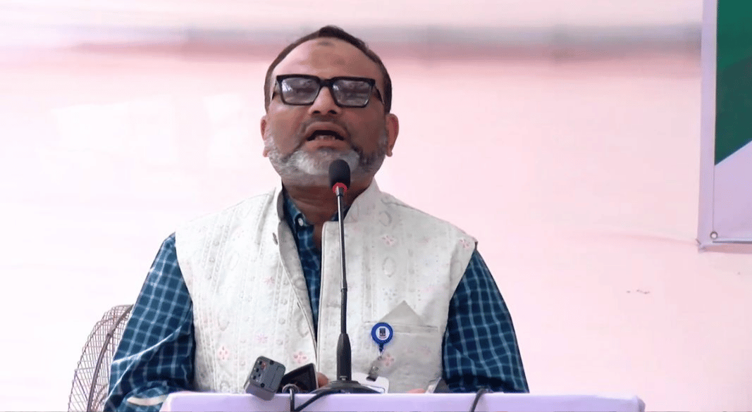 যে কারণে পদত্যাগ করলেন ঢাবি উপাচার্য